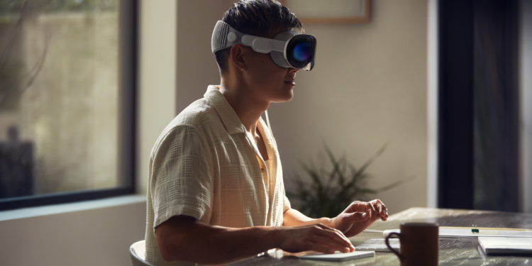 A Apple supostamente não tem planos de fabricar ou oferecer suporte a controladores de realidade virtual para o Vision Pro