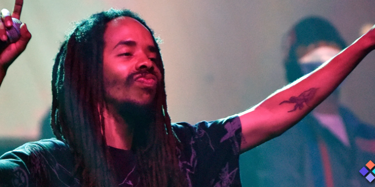 Gala Music Rocks com álbum de moletom Mythical Earl