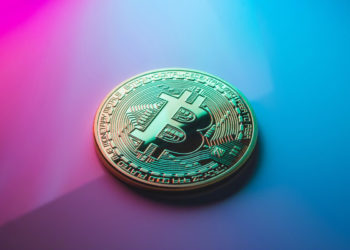 O ex-presidente da SEC dos EUA, Jay Clayton, pede a aprovação do spot Bitcoin ETF – onde está o preço do BTC?