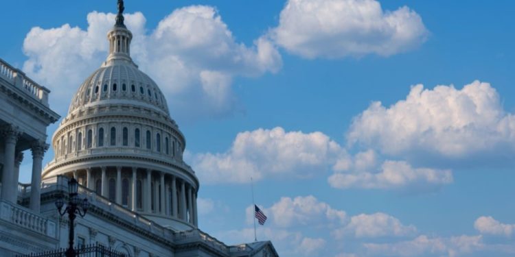 O candidato presidencial pró-Bitcoin, Vivek Ramaswamy, elogia a vitória da Grayscale na inovação do Bitcoin e do Blockchain nos EUA