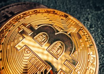 Preço do Bitcoin deve terminar o terceiro trimestre com perda de 15%, mas os comerciantes de BTC estão se preparando para o aumento de 2024