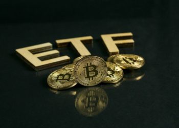 SEC dos EUA adia decisão sobre ETF Bitcoin ARK 21Shares até o próximo ano