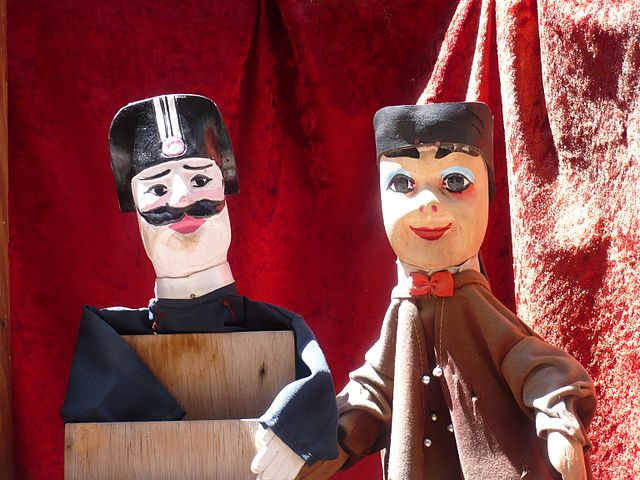 Personagens de um show tradicional de Guignol.