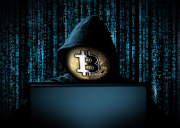 Snowden fala sobre os riscos dos ETFs de Bitcoin e preocupações com o anonimato na conferência de Amsterdã
