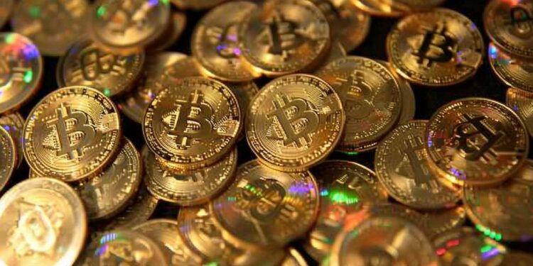 Cathie Wood: ARK Invest prevê que o preço do Bitcoin ultrapassará US$ 1 milhão antes do esperado