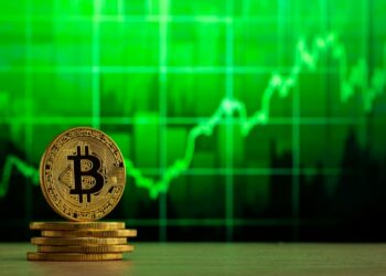 Preço do Bitcoin volta acima de US$ 67.000, alta de 10% em relação às mínimas intradiárias após Fed conservador