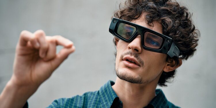 Snap libera Spectacles OS 2.0 antes de 2026 Lançamento de óculos AR de consumo