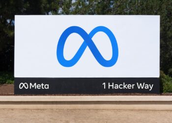 O próximo fone de ouvido da Meta é supostamente fino, poderoso e usa uma unidade de computação em estilo de disco, chegando em 2026