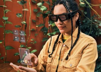 Snap e Qualcomm anunciam parceria de longo prazo e afirmam lançamento em 2026 para óculos AR ‘Specs’ para consumidores