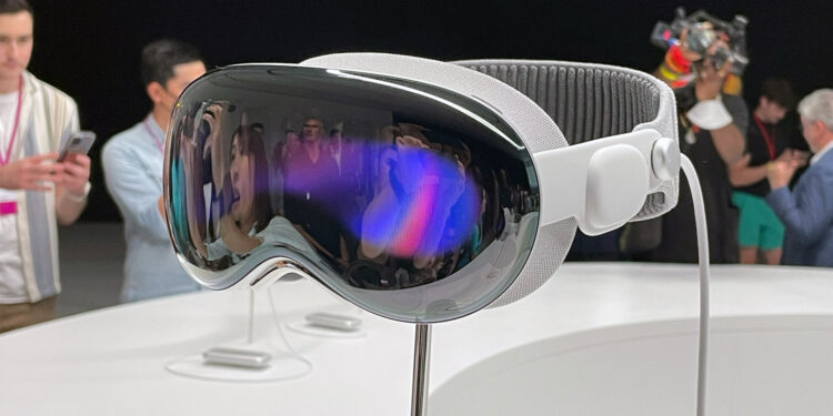 Apple Vision Pro e Smart Glasses Exec supostamente deixam a equipe de hardware OpenAI